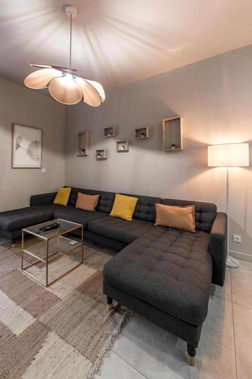 Maison Le Gratte Ciel - Seminaire Ou Famille, Salle De Reunion, 8 Clim, Jardin & Salle De Sport Villa Villeurbanne